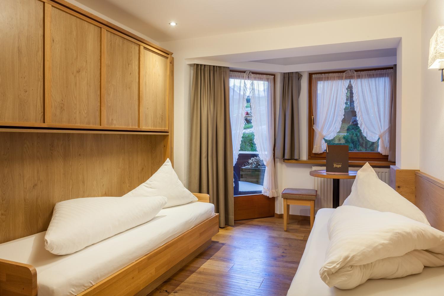 Hotel Jaeger 3Sterne Superior Тукс Экстерьер фото