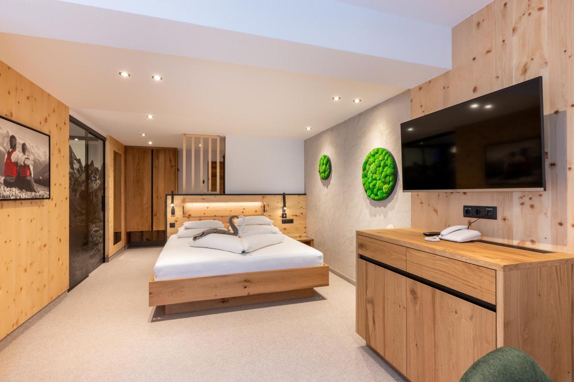 Hotel Jaeger 3Sterne Superior Тукс Экстерьер фото