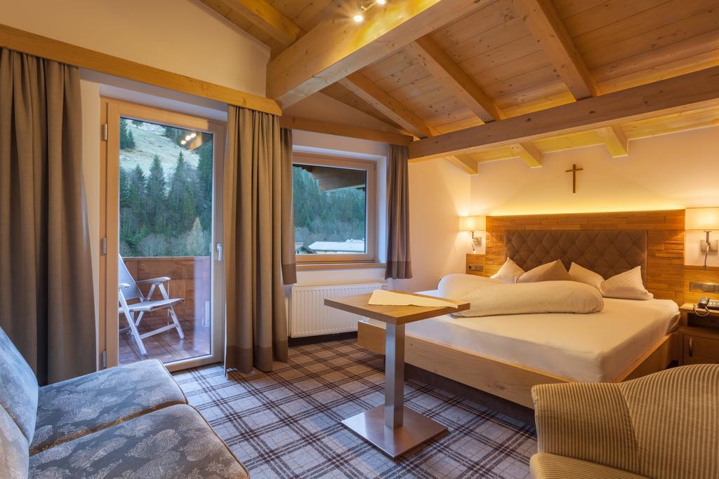 Hotel Jaeger 3Sterne Superior Тукс Экстерьер фото